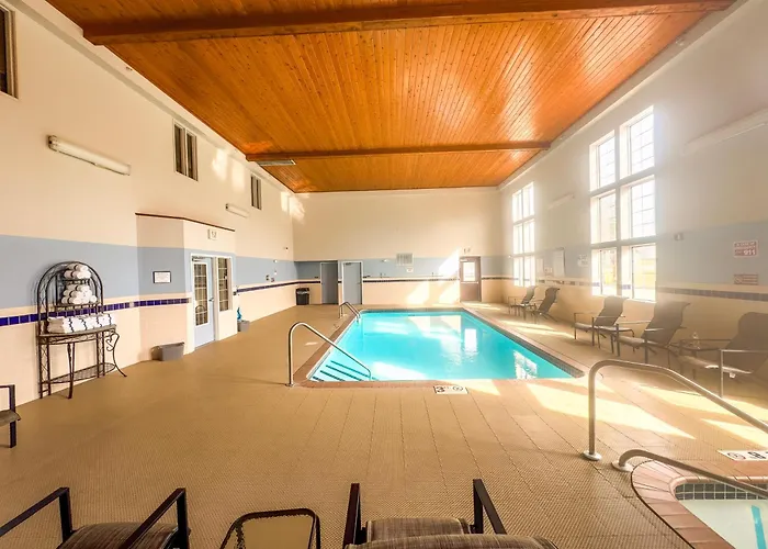 Country Trails Inn &Suites