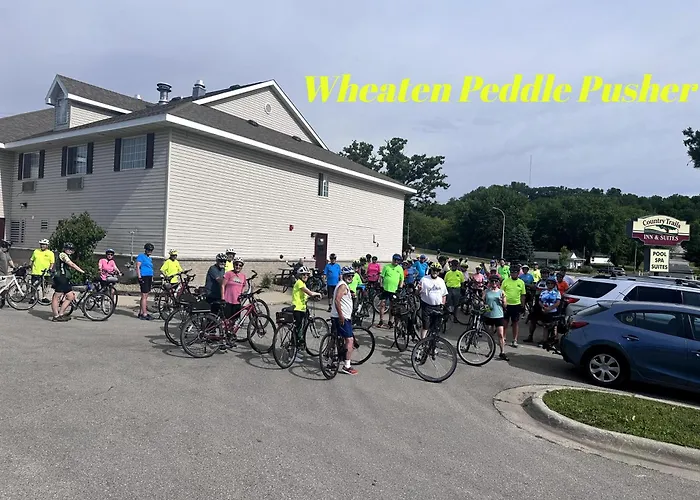 Country Trails Inn &Suites